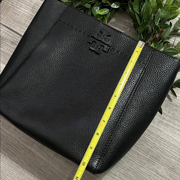 Tory Burch MCGRAW Bucket Leather Shoulder Bag - Picture 13 of 16